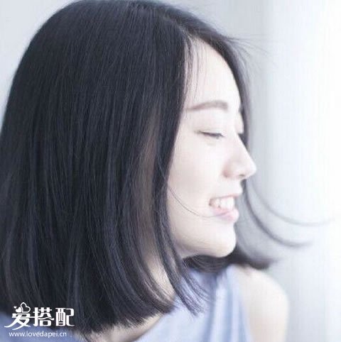 笔直锁骨发