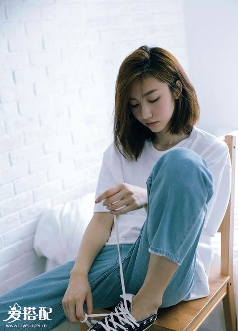 笔直锁骨发